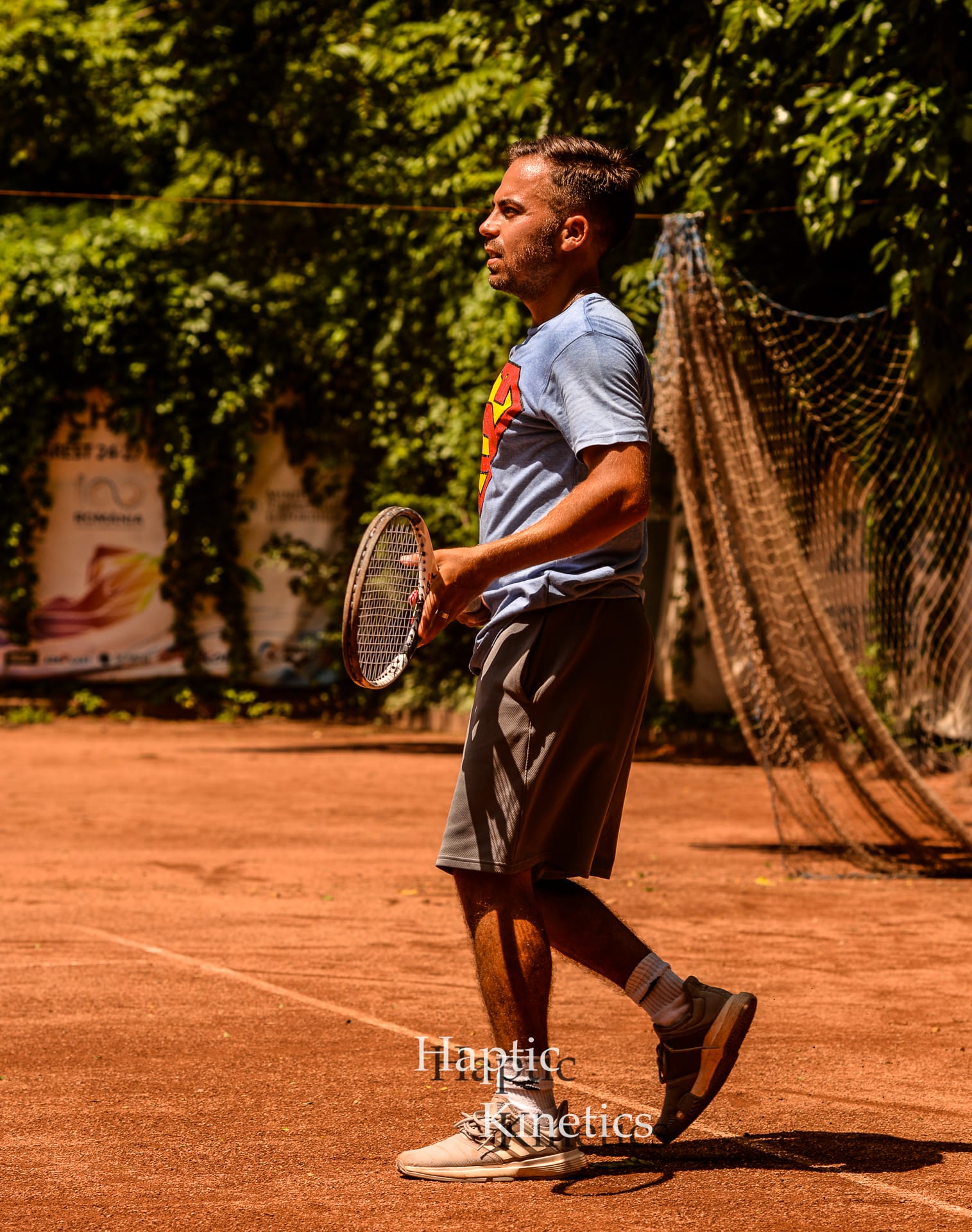 Alex Cosman on court at AC Tenis